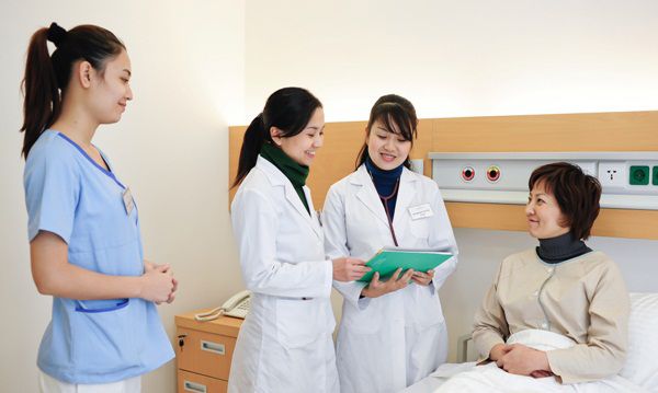 Theo học Văn bằng 2 Cao đẳng Điều dưỡng mở ra nhiều cơ hội việc làm cho sinh viên